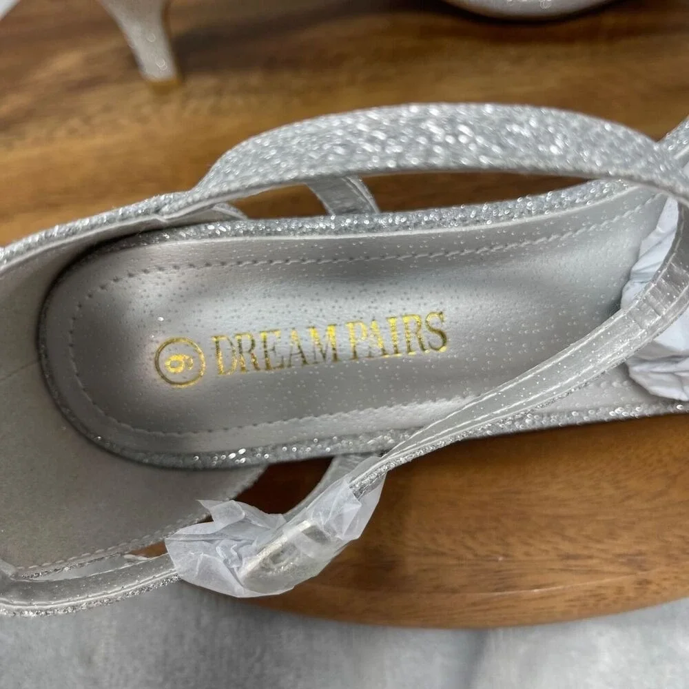 Dream Pairs never worn